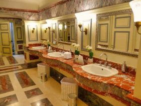 Historische Toilette GUM Moskau Bild 007